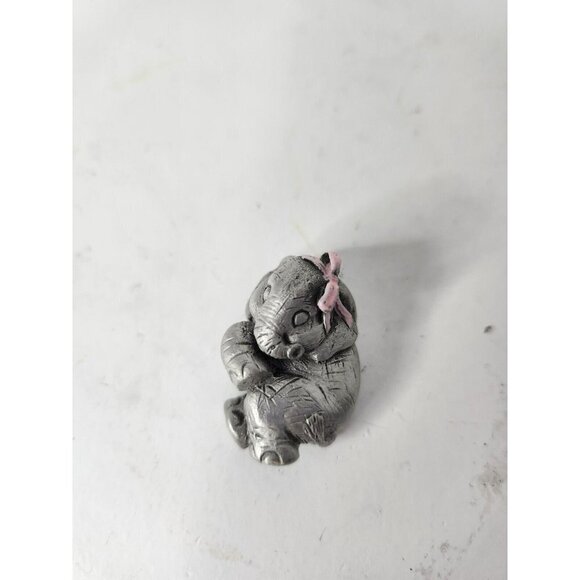 VINTAGE 95 Fine Pewter Sleeping Baby Girl Elephant With Pink Bow Collectible 1" - Picture 3 of 7